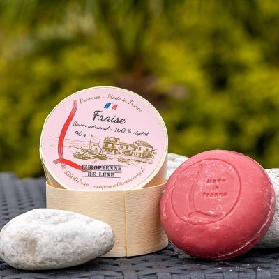 savon senteur fraise aux huiles pures végétales, fabrication française